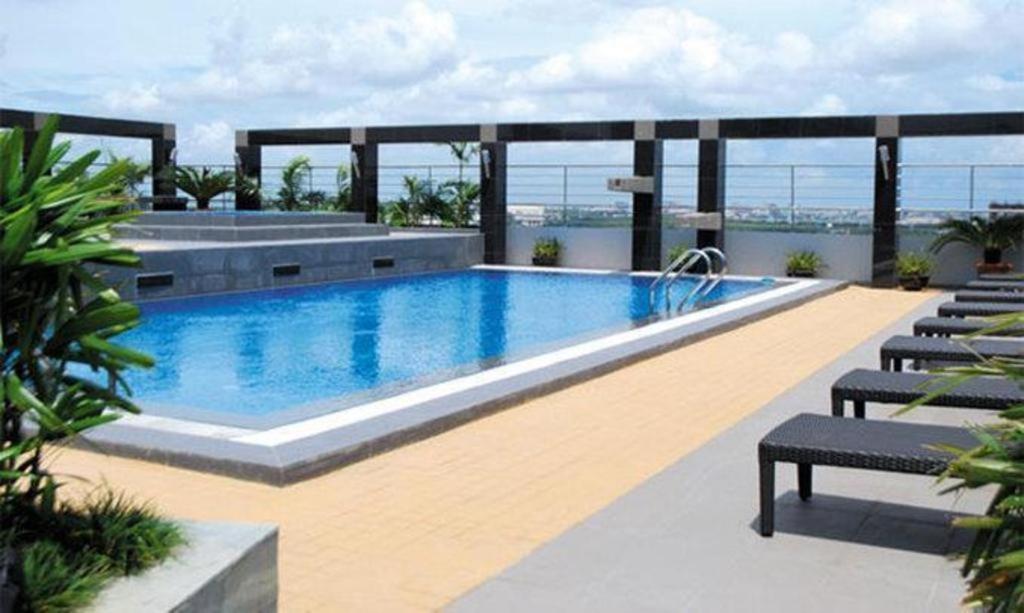 Dhaka Regency Hotel & Resort Exterior foto